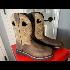Men’s Wolverine Boots Waterproof - Worn but still look like new.
